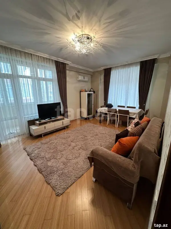 Kirayə verilir 3 otaqlı yeni tikili 110 m²