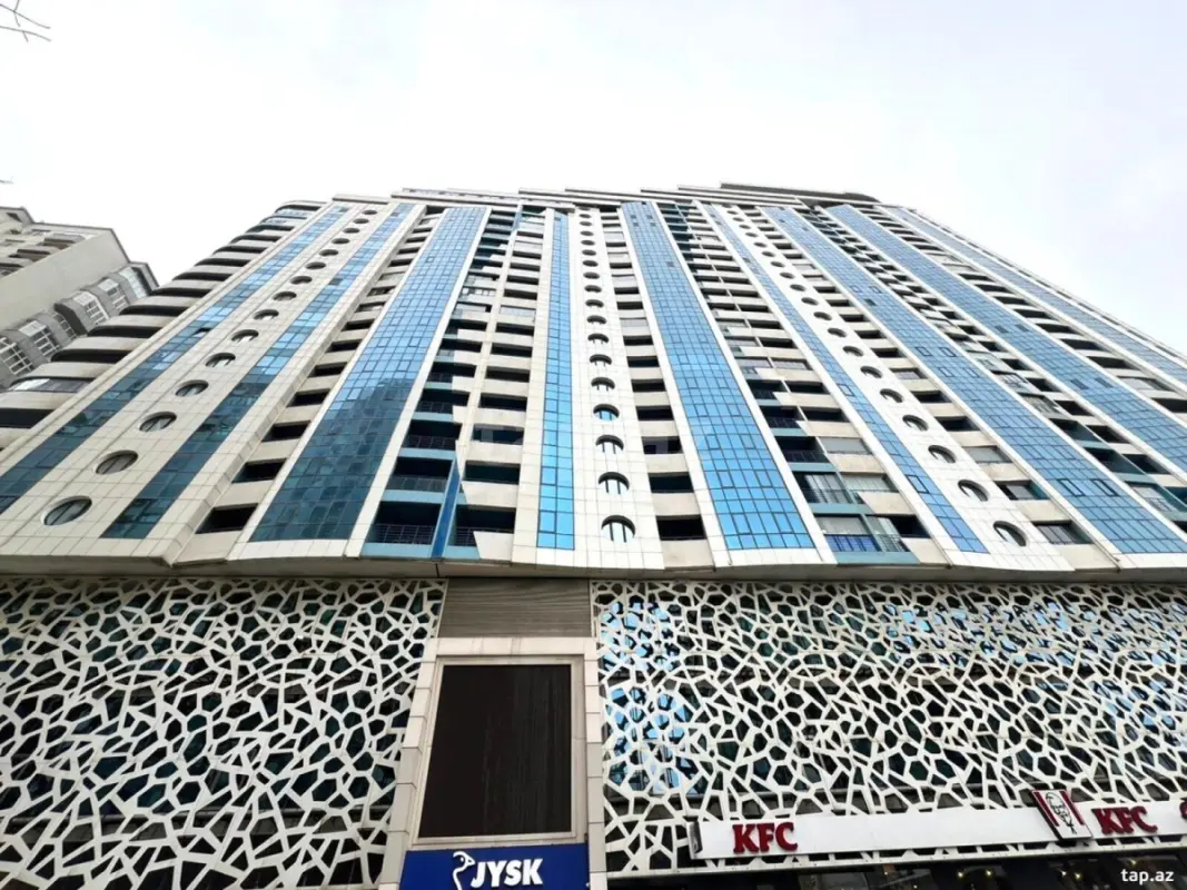 Kirayə verilir 4 otaqlı yeni tikili 240 m²
