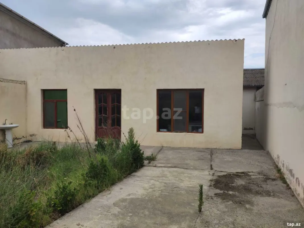Satılır 2 otaqlı həyət evi 75 m²
