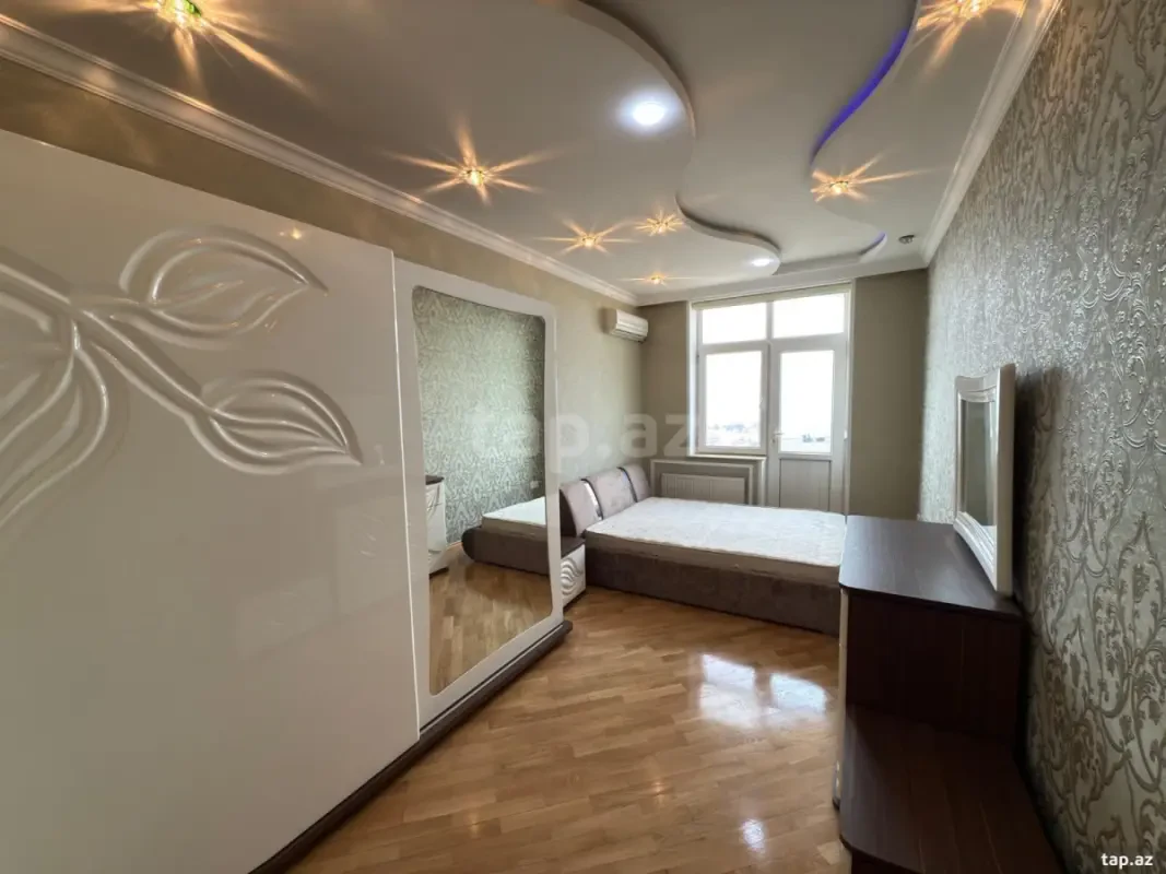Satılır 3 otaqlı yeni tikili 85 m²