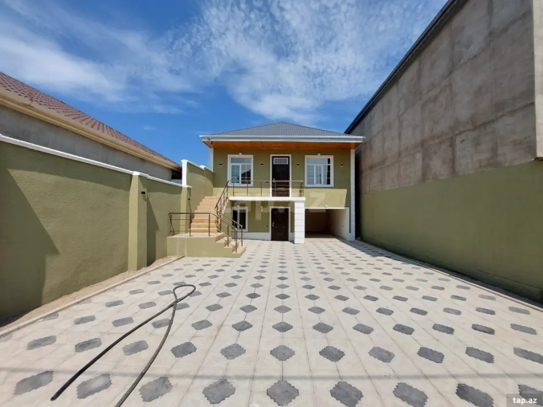 Satılır 3 otaqlı həyət evi 250 m²