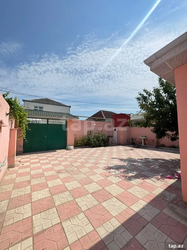 Satılır 4 otaqlı həyət evi 100 m²