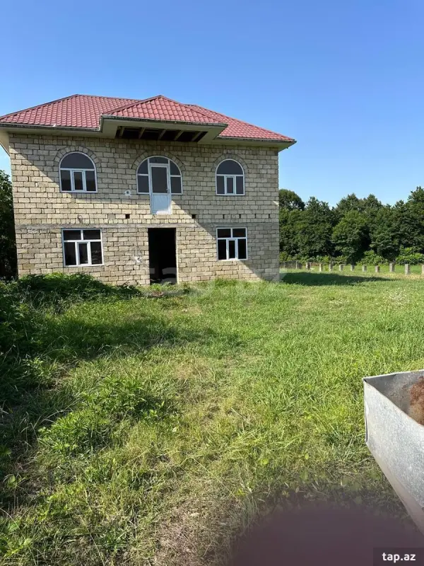 Satılır 4 otaqlı həyət evi 120 m²