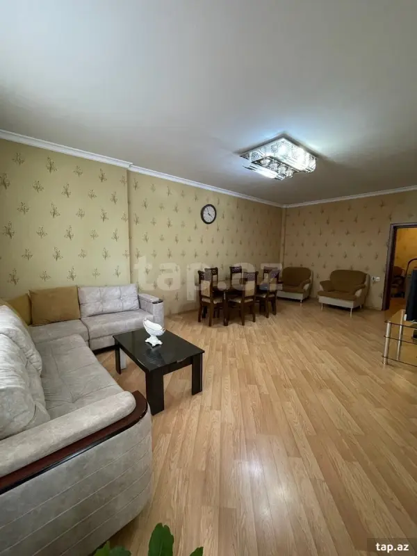 Kirayə verilir 3 otaqlı yeni tikili 140 m²
