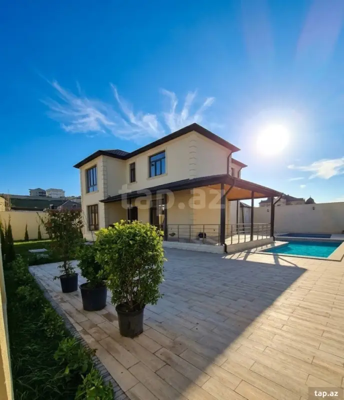 Satılır 5 otaqlı həyət evi 250 m²