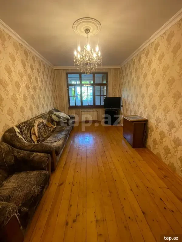 Satılır 4 otaqlı mənzil 100 m²