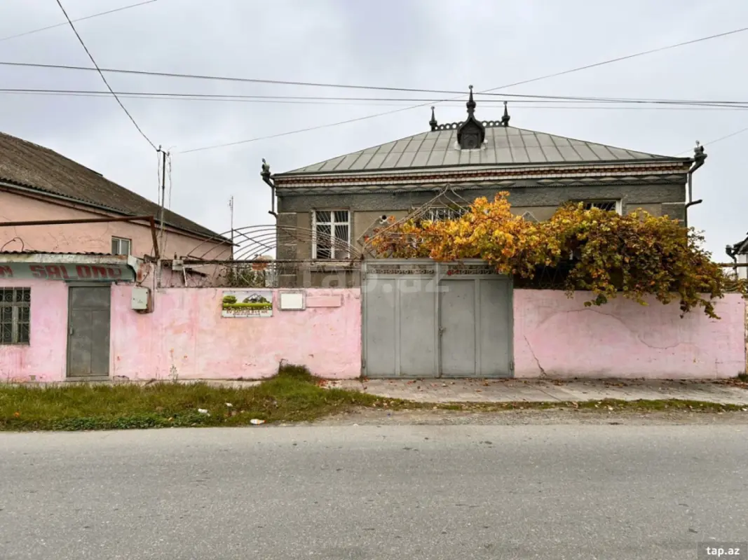 Satılır 7 otaqlı həyət evi 171 m²
