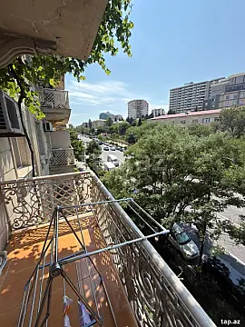 Satılır 2 otaqlı mənzil 60 m² — Bakı, İnşaatçılar 2 otaq 60.00 m²