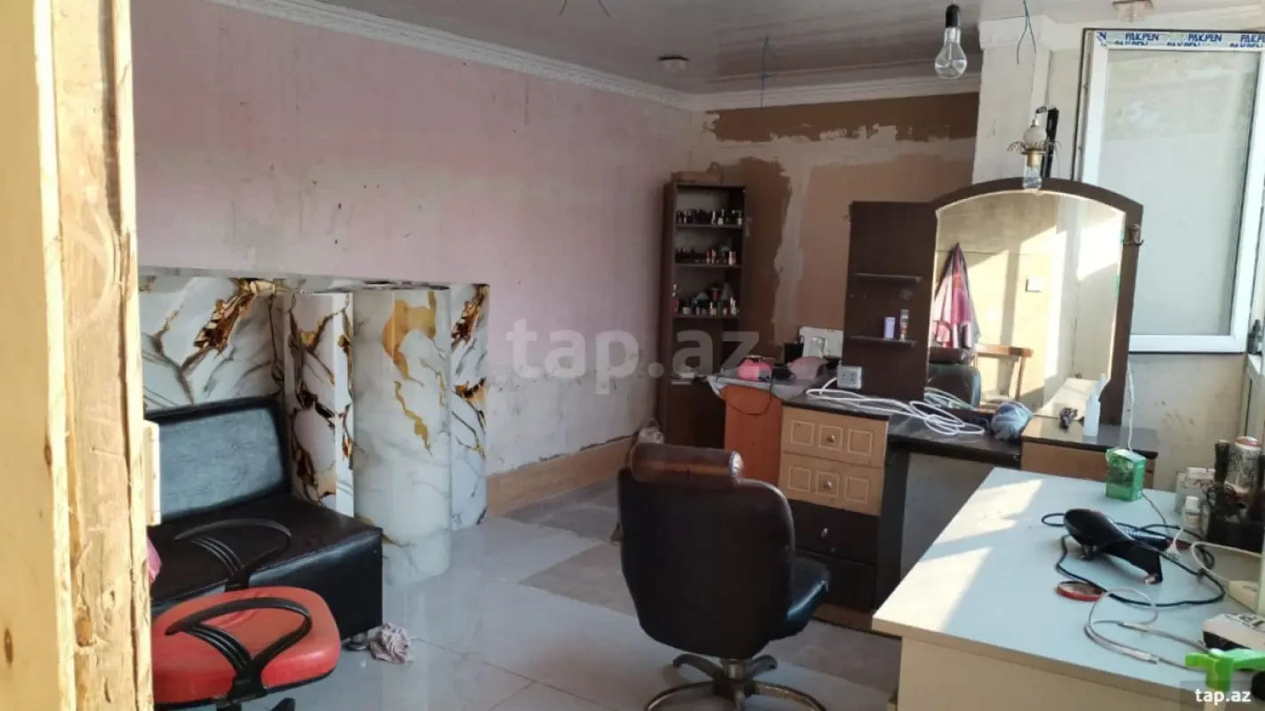 Satılır 5 otaqlı həyət evi 200 m²