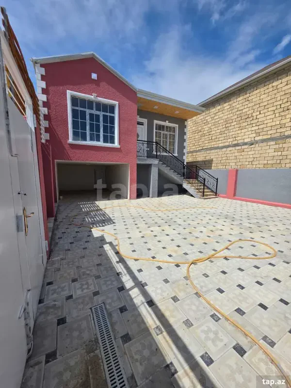 Satılır 4 otaqlı həyət evi 110 m²