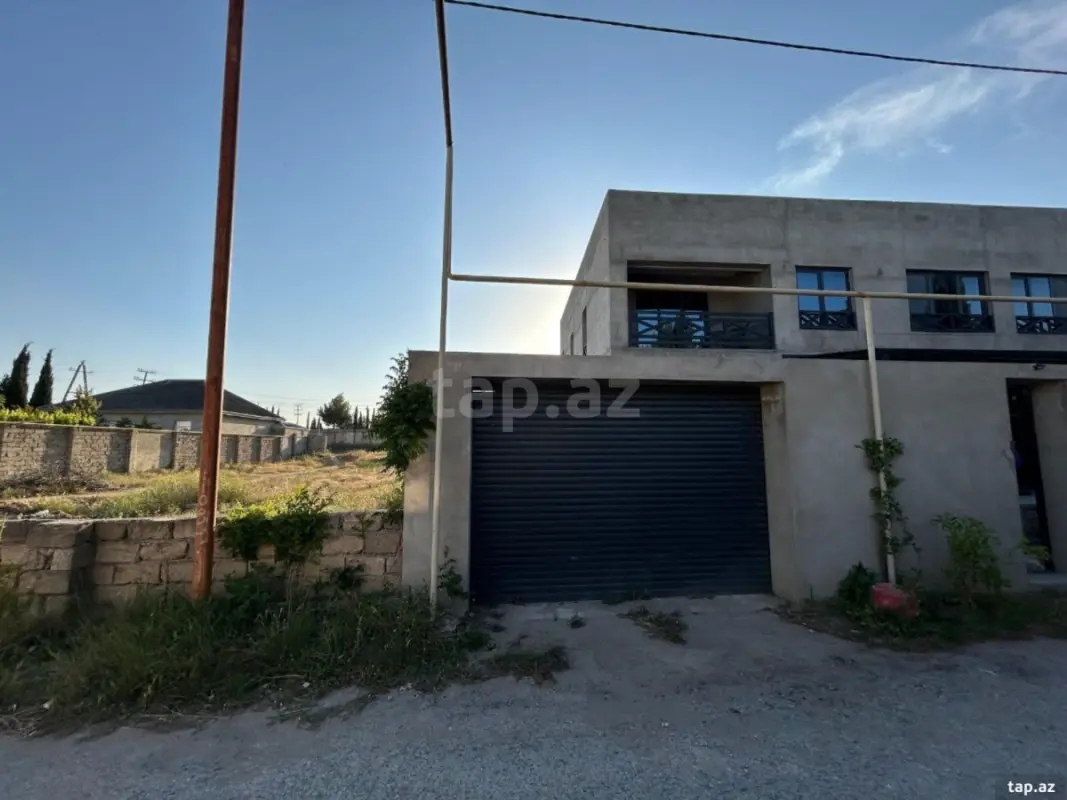 Satılır 9 otaqlı həyət evi 347 m²