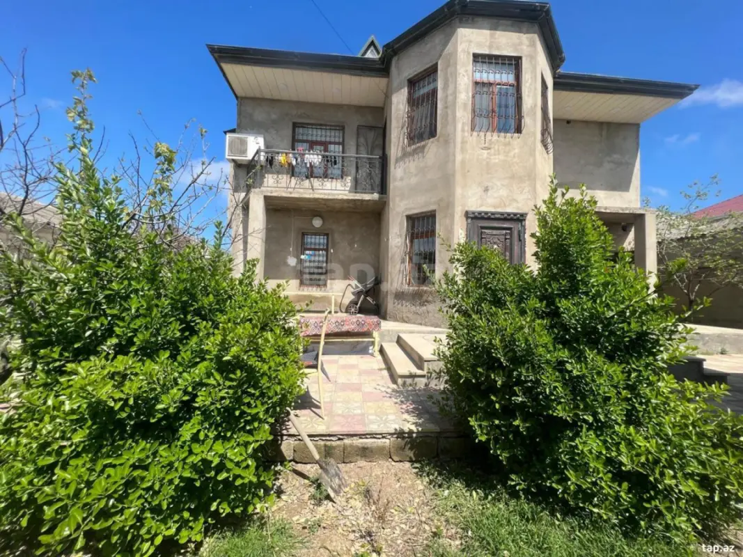 Satılır 6 otaqlı həyət evi 250 m²