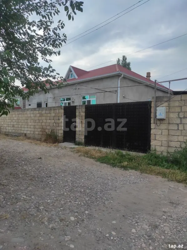Satılır 4 otaqlı həyət evi 105 m²