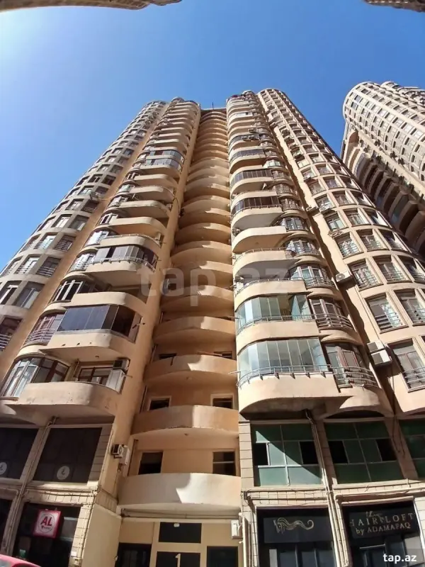 Satılır 4 otaqlı yeni tikili 192 m²