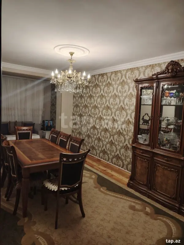 Kirayə verilir 4 otaqlı mənzil 160 m²
