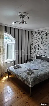 Kirayə verilir 4 otaqlı həyət evi 220 m² — Qəbələ 4 otaq 220.00 m²