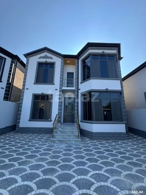 Satılır 5 otaqlı həyət evi 300 m²