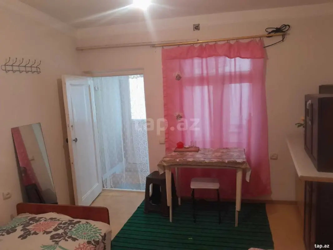 Kirayə verilir 1 otaqlı həyət evi 30 m²