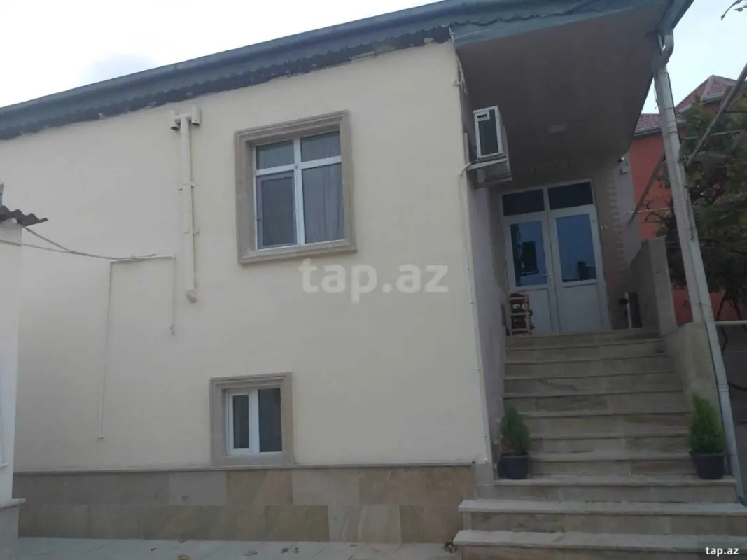 Satılır 6 otaqlı həyət evi 750 m²