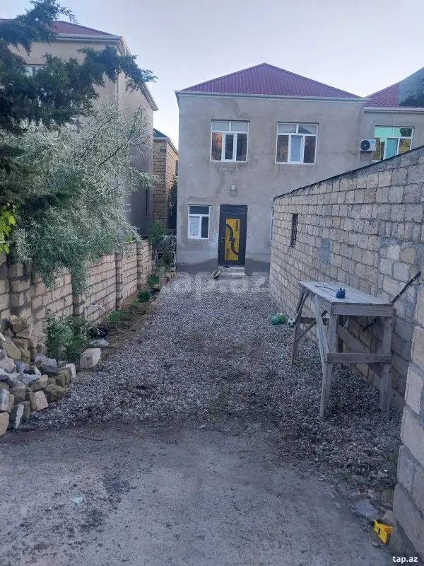 Kirayə verilir 6 otaqlı həyət evi 150 m²