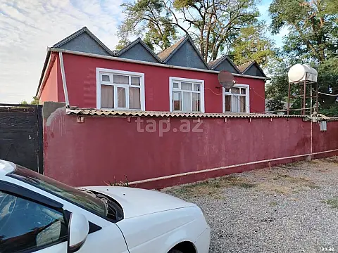 Satılır 4 otaqlı həyət evi 1800 m² — Xaçmaz 4 otaq 1800.00 m²