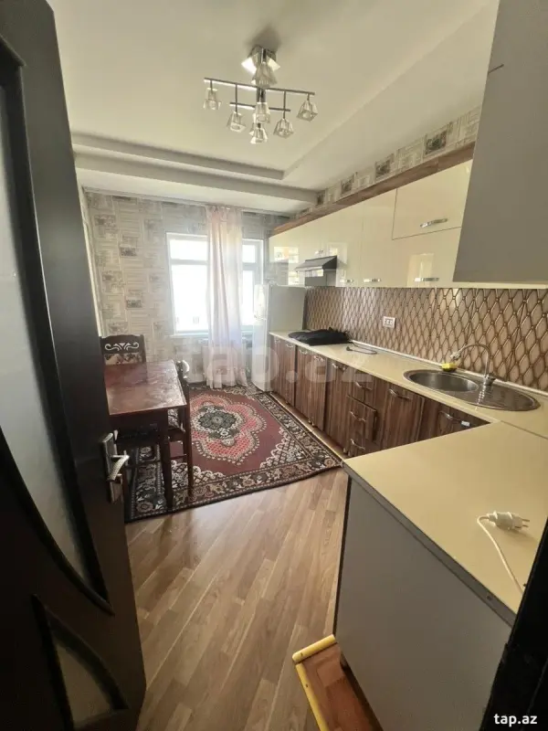 Kirayə verilir 2 otaqlı yeni tikili 75 m²