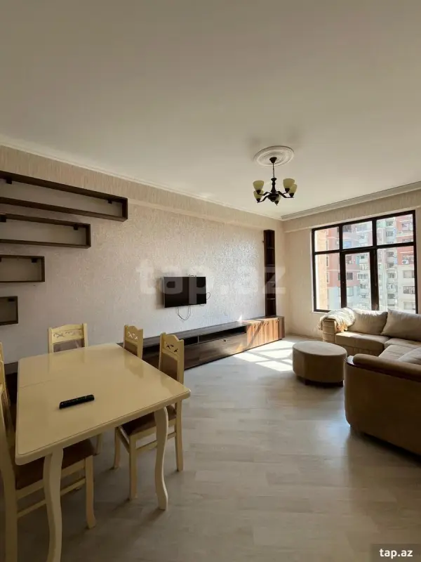 Kirayə verilir 2 otaqlı yeni tikili 80 m²