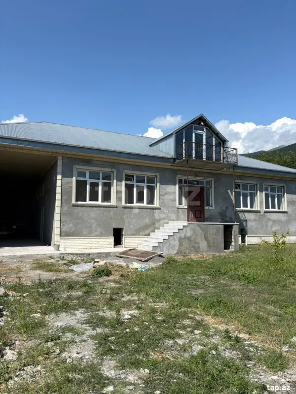 Satılır 5 otaqlı həyət evi 285 m²