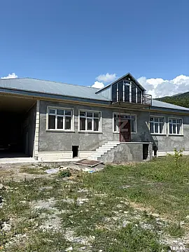 Satılır 5 otaqlı həyət evi 285 m² — Şəki 5 otaq 285.00 m²