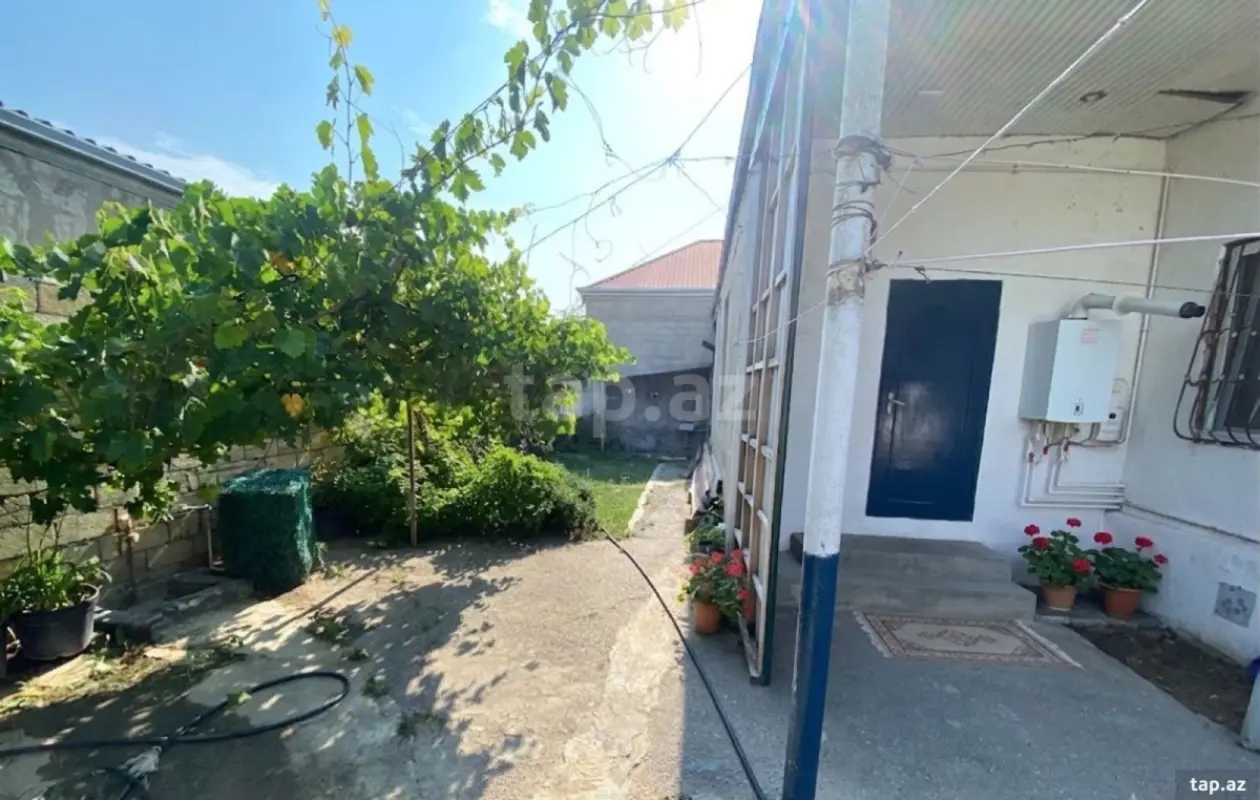 Satılır 4 otaqlı həyət evi 136 m²