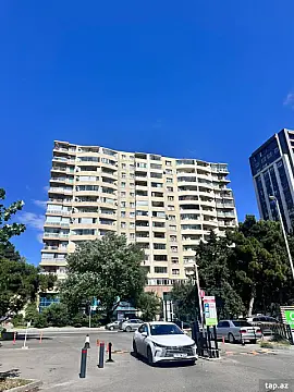 Satılır 3 otaqlı yeni tikili 130 m² — Bakı 3 otaq 130.00 m²
