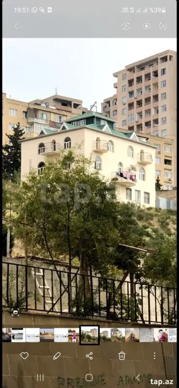 Satılır 11 otaqlı həyət evi 500 m²