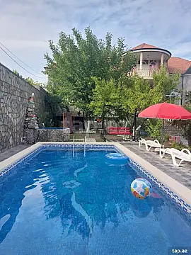 Kirayə verilir 4 otaqlı həyət evi 400 m² — Şəki 4 otaq 400.00 m²