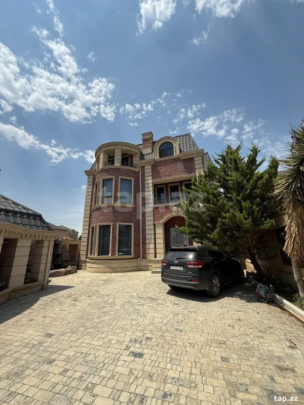 Satılır 7 otaqlı həyət evi 350 m²