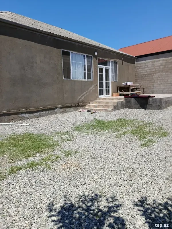 Satılır 4 otaqlı həyət evi 110 m²