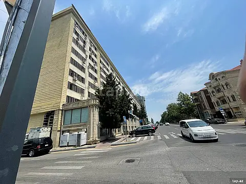 Satılır 6 otaqlı mənzil 170 m² — Bakı 6 otaq 170.00 m²