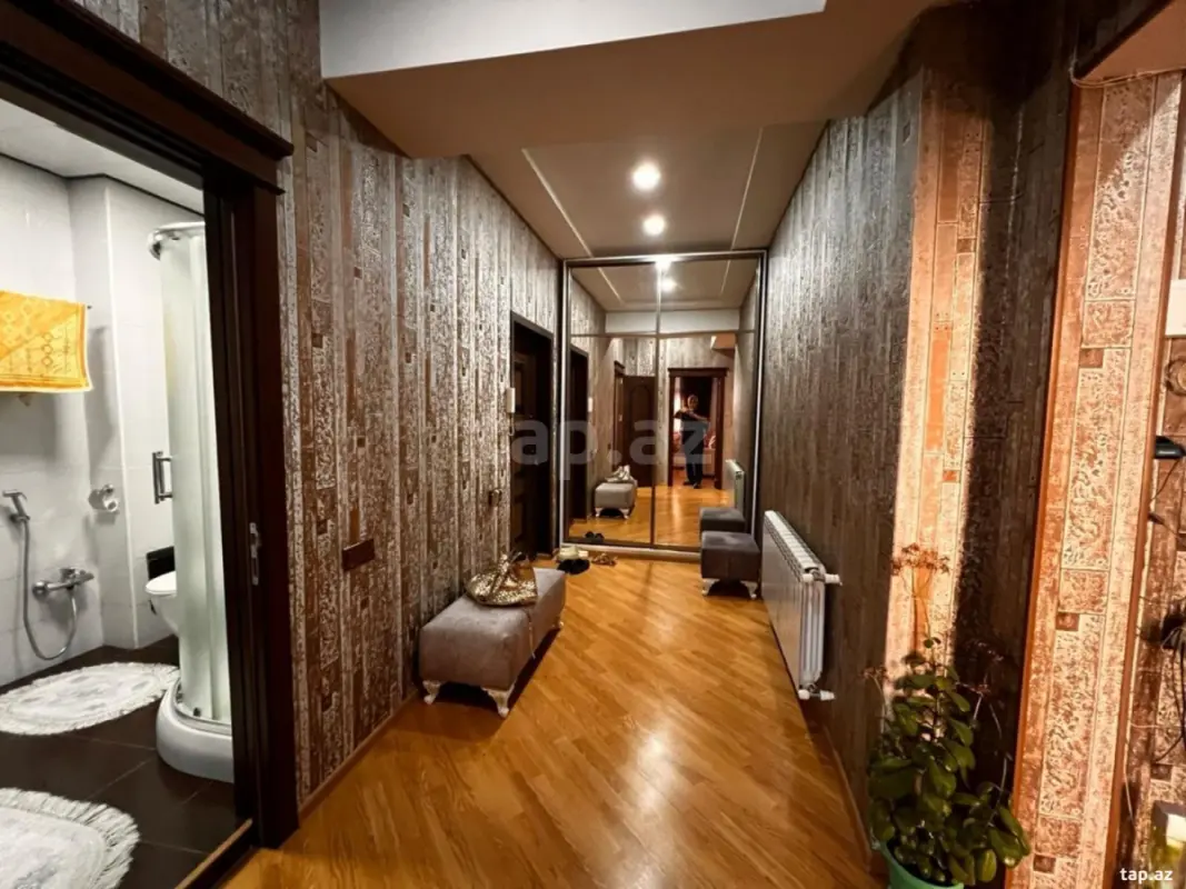 Satılır 3 otaqlı yeni tikili 210 m²