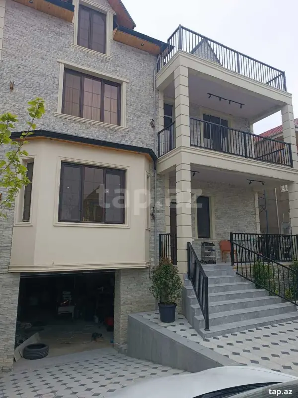 Satılır 7 otaqlı həyət evi 360 m²