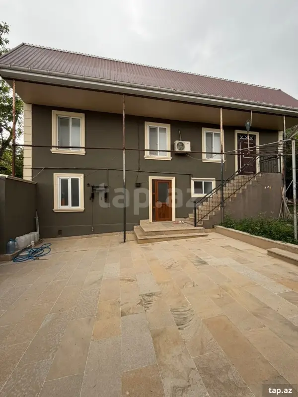 Satılır 7 otaqlı həyət evi 450 m²