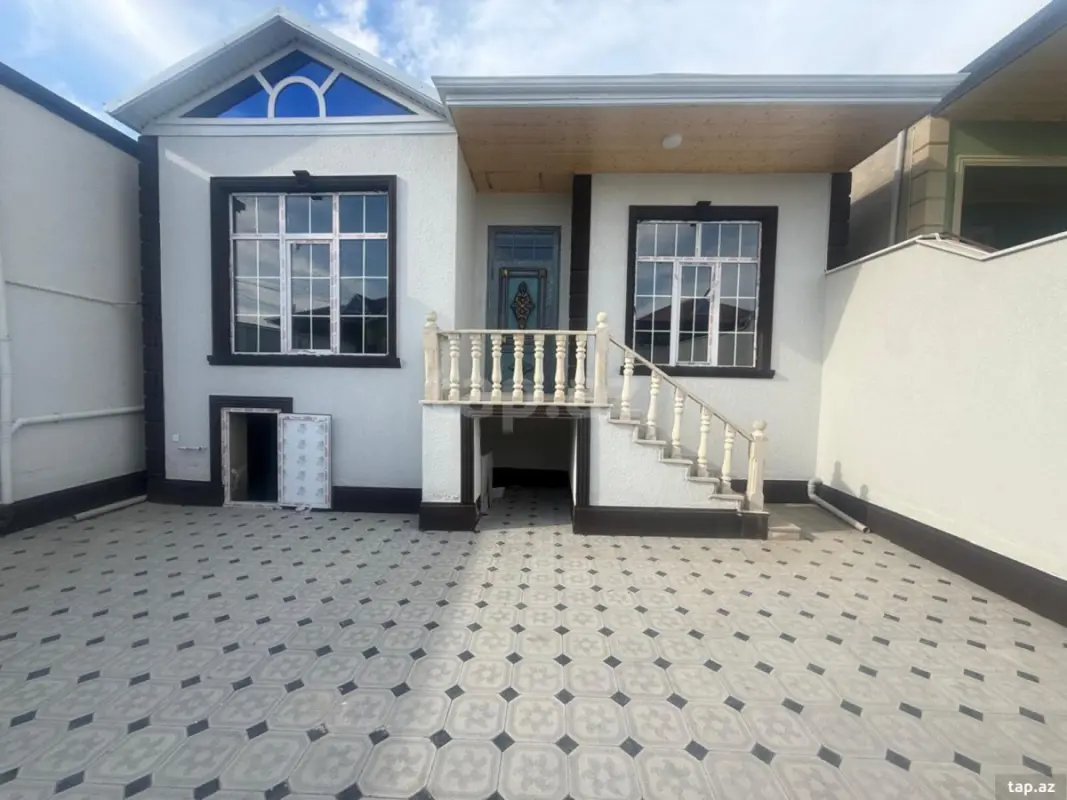 Satılır 3 otaqlı həyət evi 100 m²