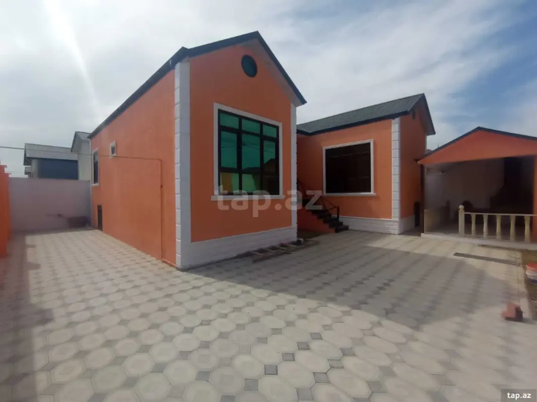 Satılır 4 otaqlı həyət evi 140 m²