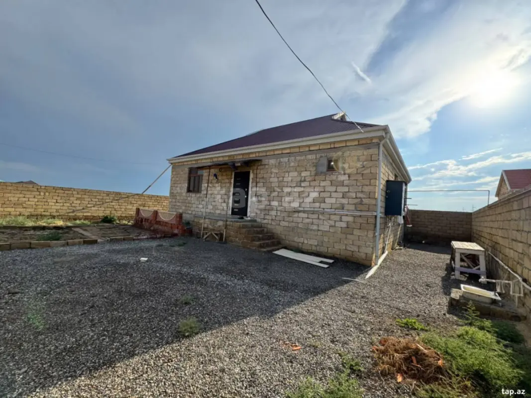Satılır 3 otaqlı həyət evi 100 m²