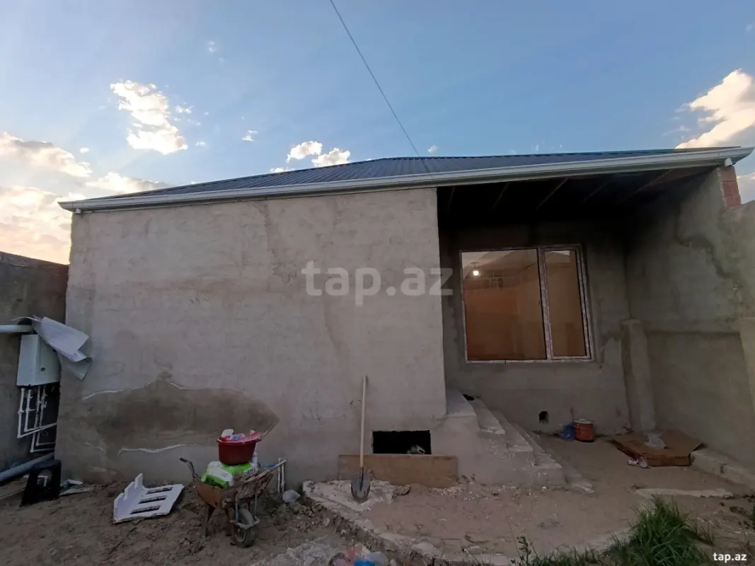 Satılır 4 otaqlı həyət evi 140 m²