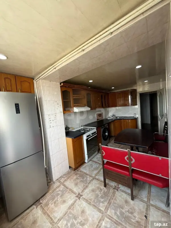 Kirayə verilir 4 otaqlı mənzil 130 m²