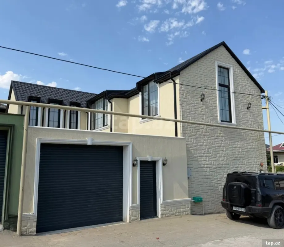 Satılır 5 otaqlı həyət evi 220 m²