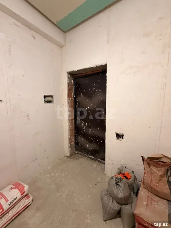 Satılır 3 otaqlı yeni tikili 90 m²