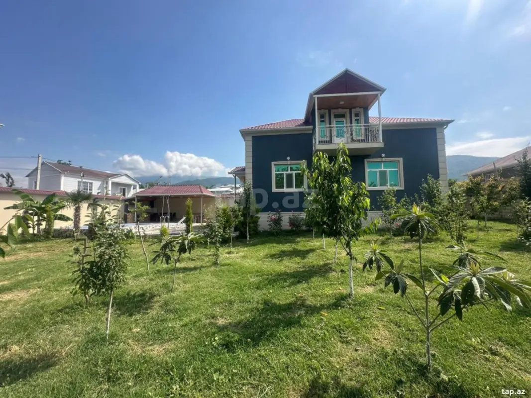Kirayə verilir 4 otaqlı yeni tikili 200 m²