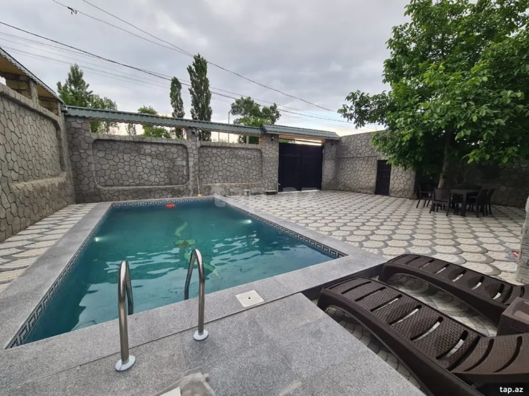 Kirayə verilir 5 otaqlı həyət evi 100 m²