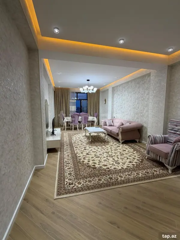 Kirayə verilir 3 otaqlı yeni tikili 142 m²