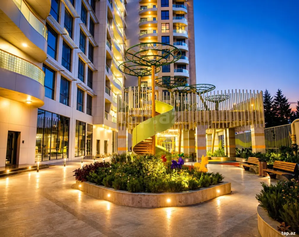 Satılır 3 otaqlı yeni tikili 194 m²